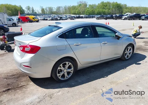 2017 Chevrolet Cruze Premier Auto из США, поврежденный, VIN 1G1BF5SM3H7143055